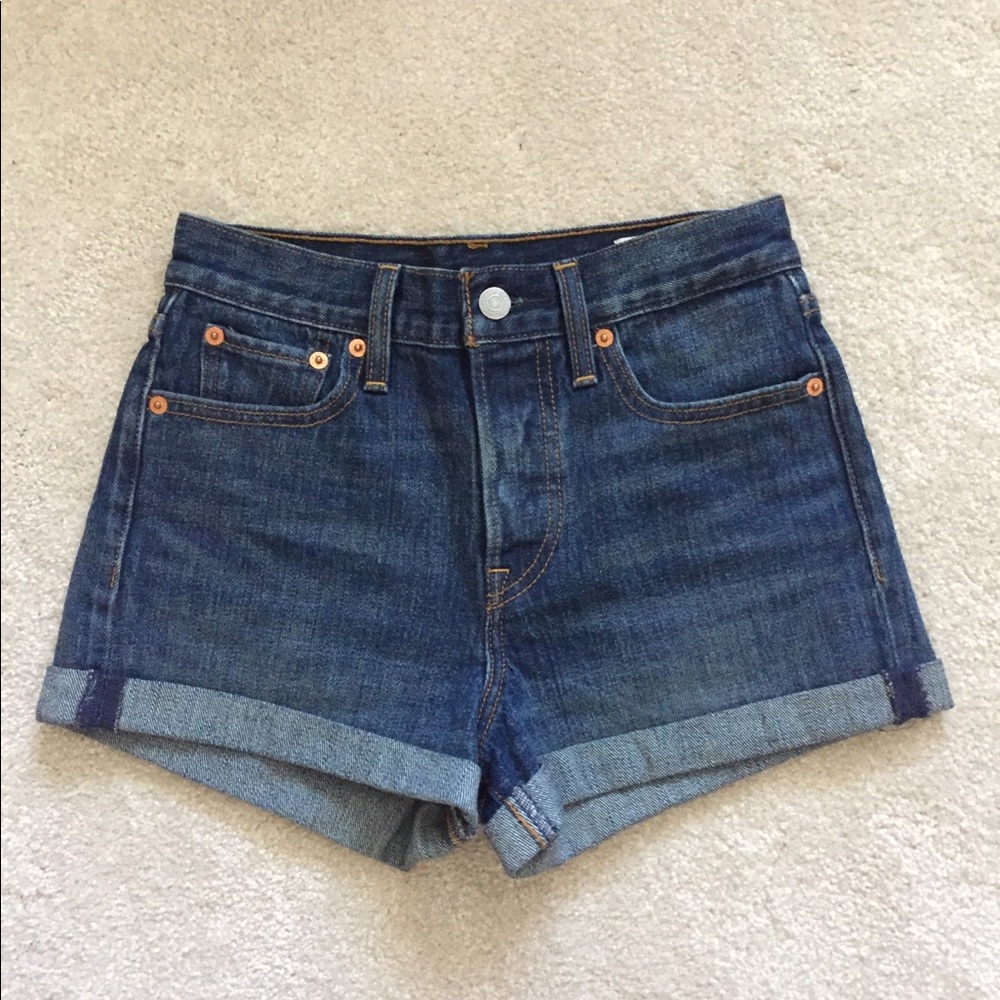 High waisted Levi’s shorts